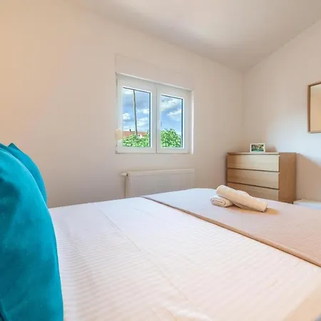 Luka Peka Lägenhet *