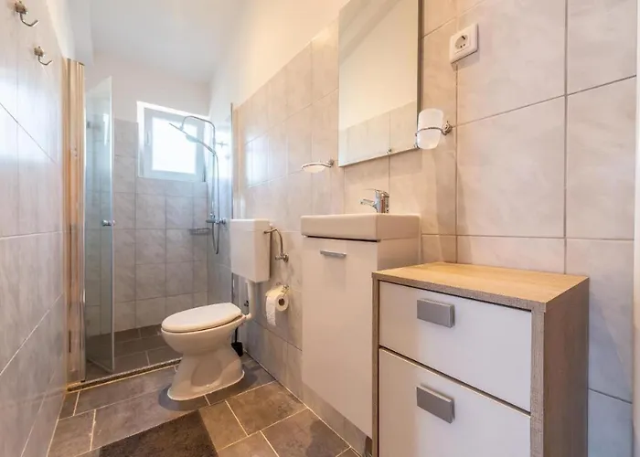 아파트 Luka Peka *